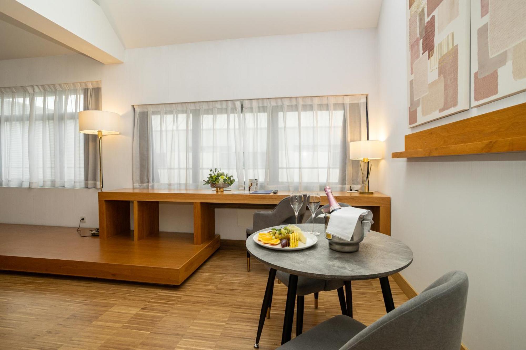 Hotel Villa Odon Вильявисьоса-де-Одон Экстерьер фото